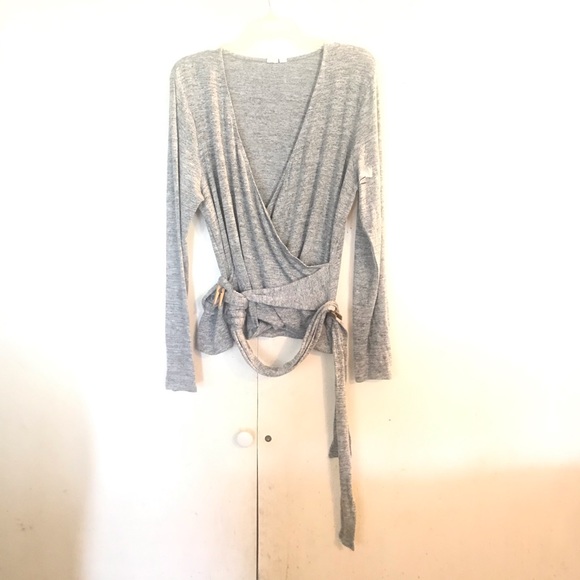 GAP🤍Pretty Grey VNeck Soft-Spun Wrapped Tie Waist - Picture 12 of 16